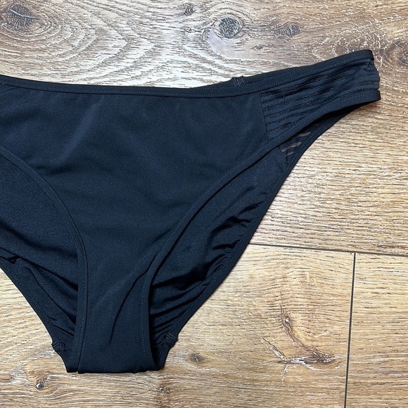 NWOT Jets Australia Black Bikini Bottom Size 12US - Picture 3 of 7